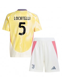 Otroški Nogometna dresi replika Juventus Manuel Locatelli #5 Gostujoči 2024-25 Kratek rokav (+ hlače)